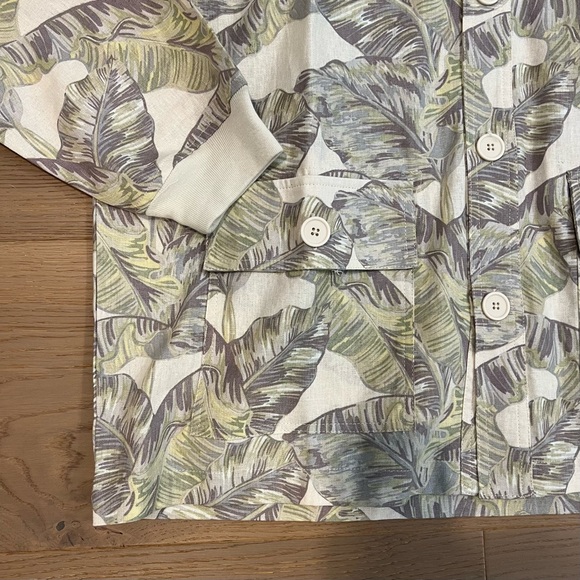 NWT Disney Parks “tropic print” button up spirit jersey - Picture 3 of 8